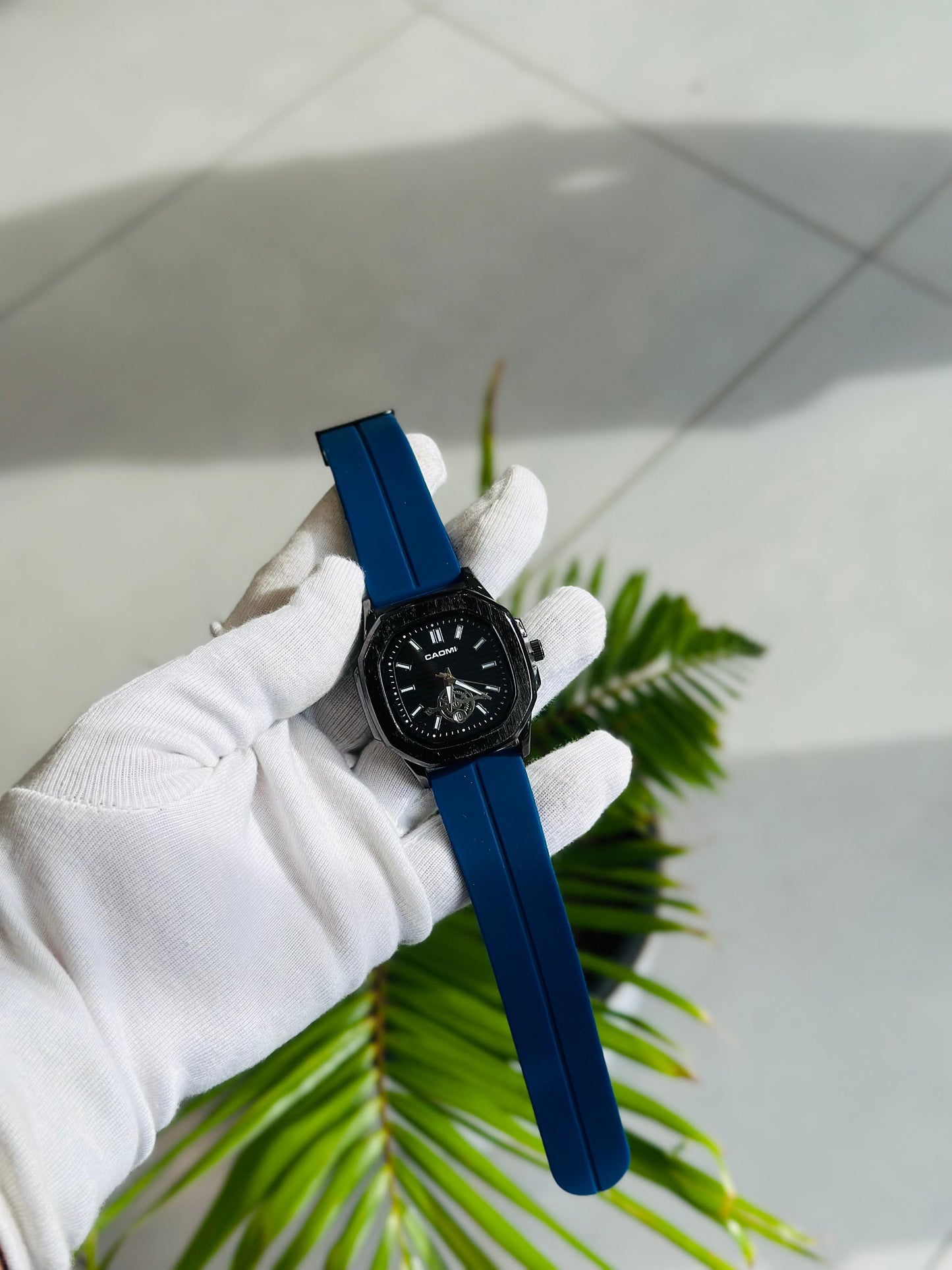 Caomi Unisex Magnet Locking Watch