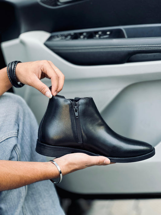 Chelesa Boots Available in Both Zip & Without Zip